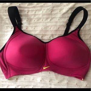 Nike sports bra size L